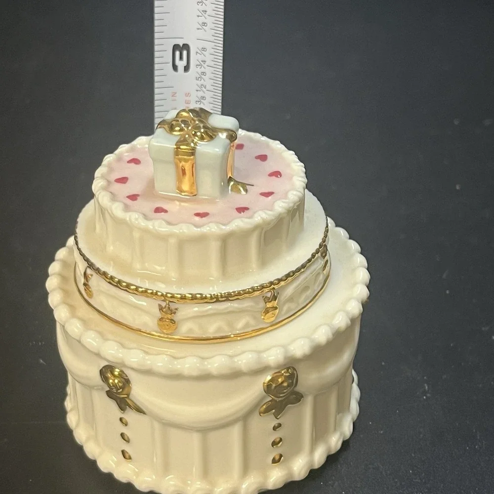 Lenox China Treasures Birthday Cake Trinket Box Gold Trim Ivory Porcelain Lid